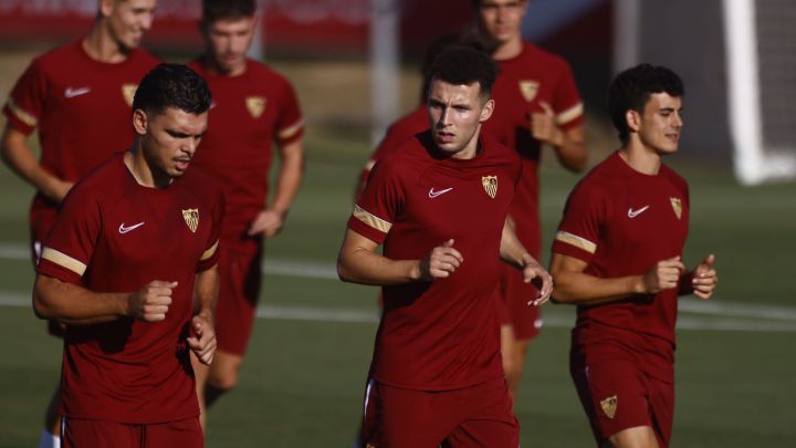 Cordón avisa de que igual no hay dinero para cubrir la baja de Mandi y que se tirará de cantera. Son los dos jóvenes en Suiza que pueden jugar ahí.