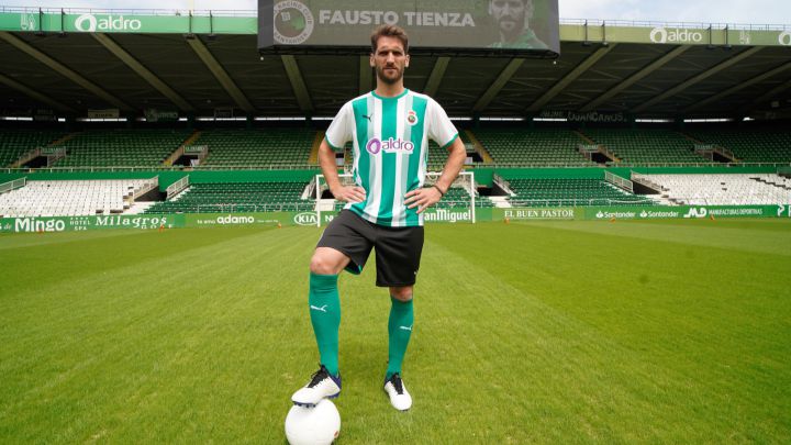 "Me han dejado claro desde el principio que el objetivo del Racing es ascender"