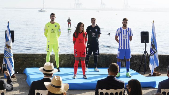 El Málaga presenta sus nuevas
e impactantes equipaciones