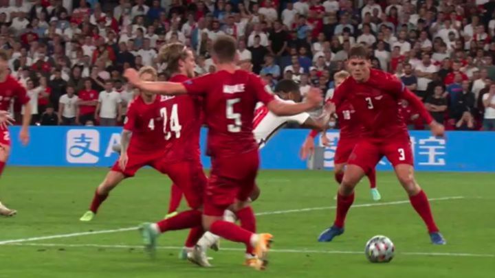 Los clubes ingleses ponen de ejemplo el VAR de la Eurocopa