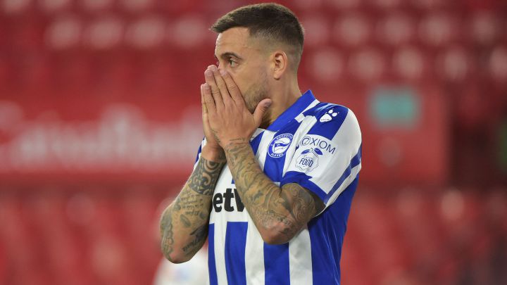 Calleja: "Mientras siga en el Alavés, contamos con Joselu porque es un importantísimo"