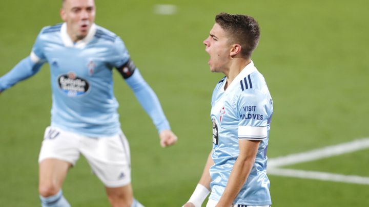 Sergio Carreira celebra un gol con el Celta