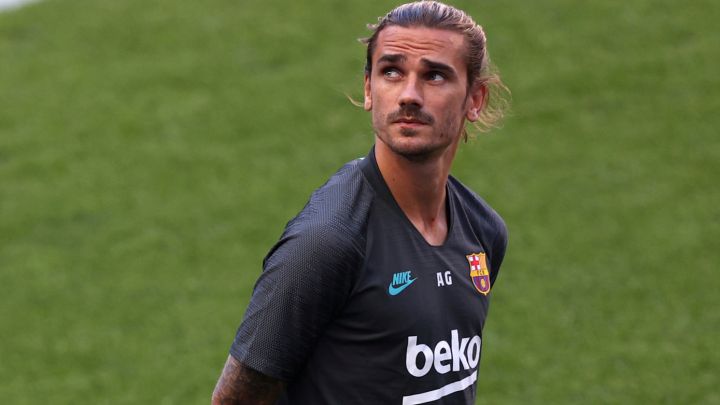Griezmann vuelve en plena tormenta por su futuro