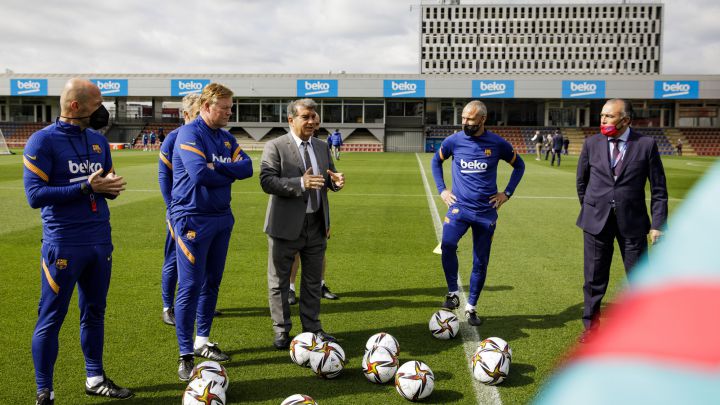 Koeman sólo convoca a siete jugadores del primer equipo en su primera lista