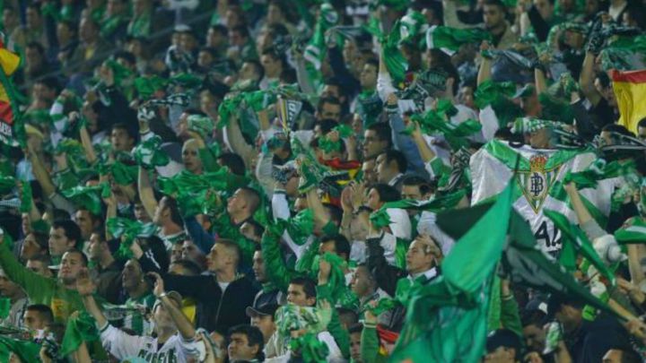 48.112 socios del Betis: si la Junta de Andalucía mantiene el mismo criterio que durante la Eurocopa en La Cartuja, sólo entraría uno de cada tres.