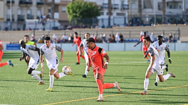 El Málaga se mide con el Sevilla Atlético, un rival de grato recuerdo