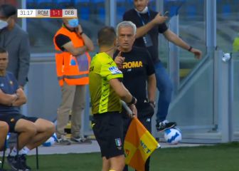 El primer show de Mourinho en Roma: vean lo que le hizo al juez de línea