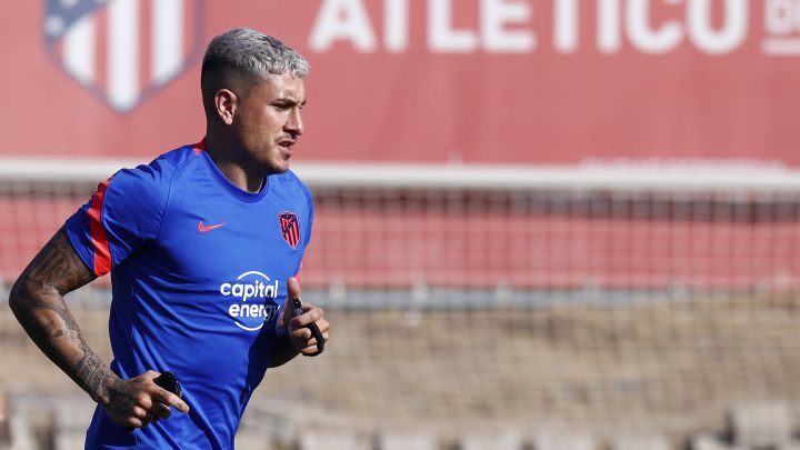 Giménez, durante su primer entrenamiento con el Atlético.