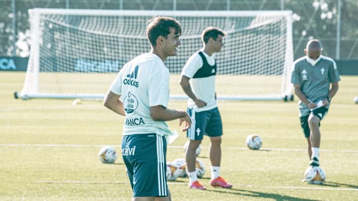 Denis Suárez durante un entrenamiento con el Celta en la ciudad deportiva