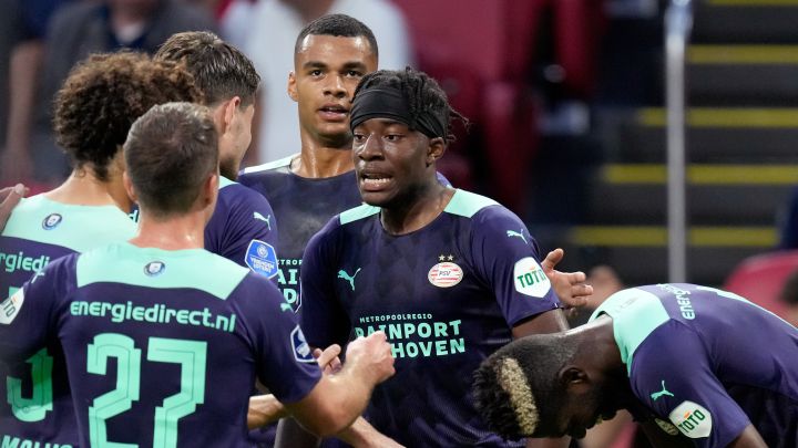 El PSV destrona al Ajax