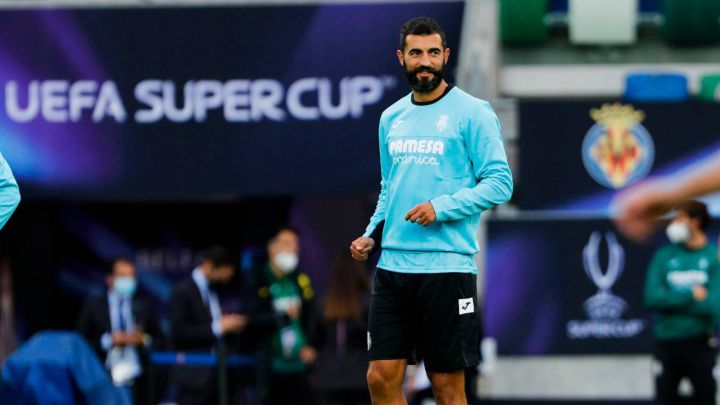 Raúl Albiol, en el entrenamiento de Belfast.