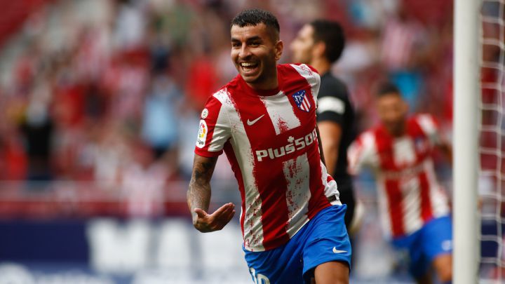Ángel Correa celebra uno de sus dos goles al Elche en el Metropolitano. Simeone le ha convertido en un Haaland.