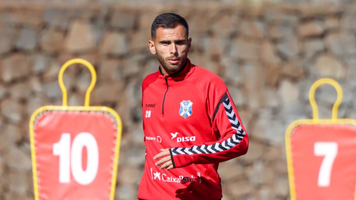 El Hércules completa su ataque con Elliot Gómez