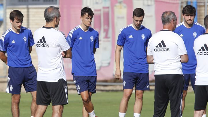 Francho, Francés e Iván Azón, junto a Borge, en un entrenamiento.