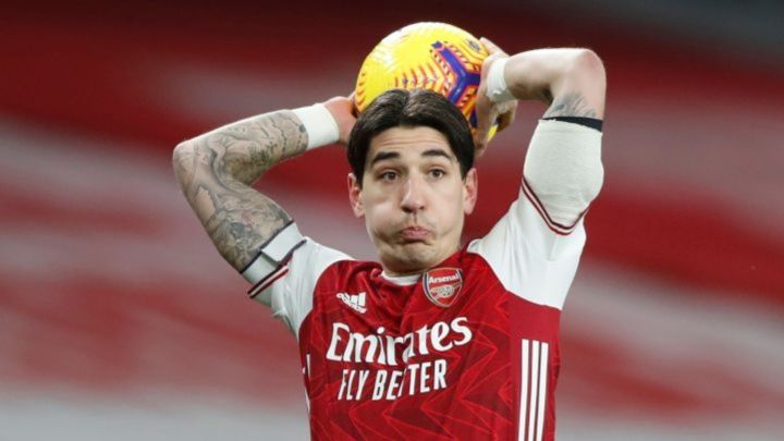 El Arsenal apura el mercado en la búsqueda de un destino del lateral diestro Héctor Bellerín. Bético reconocido, espera que el Betis libere dinero.