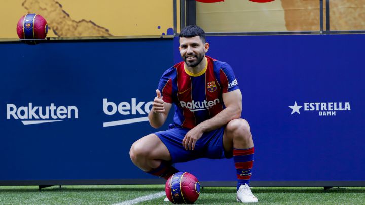 El club inscribe al Kun tras la confirmación de las rebajas de Alba y Busquets.