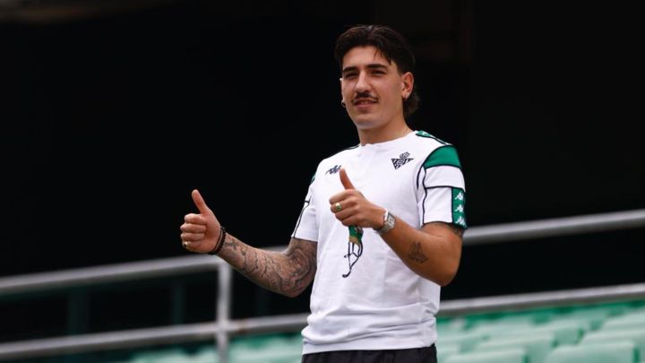 Héctor Bellerín está en Sevilla