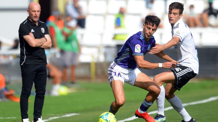 Calero, entrenador burgalés, en el Burgos CF - Real Valladolid CF.