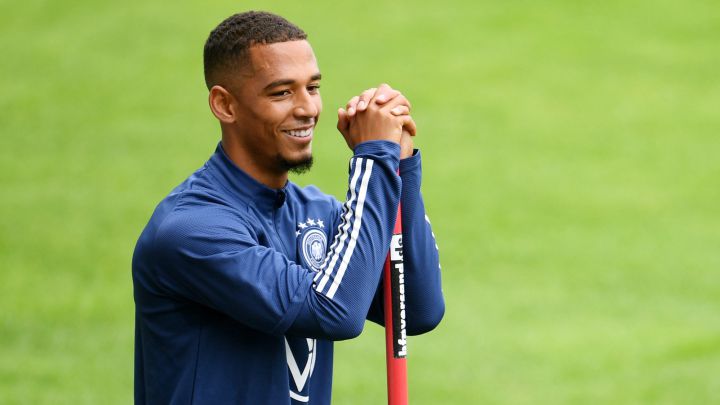 Kehrer aprieta a Ramos