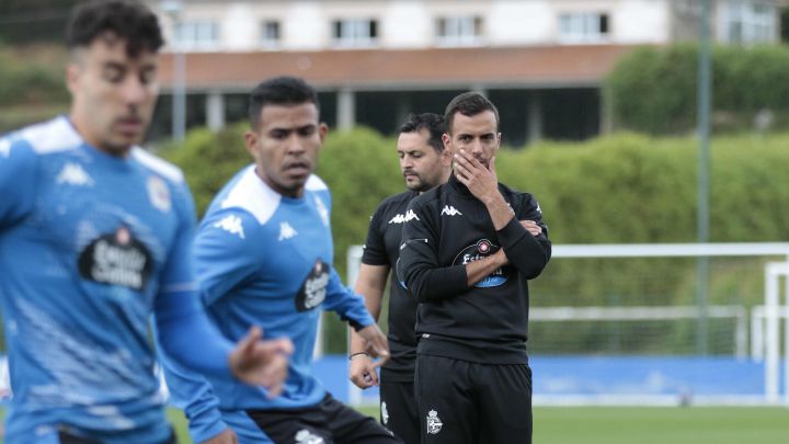 Borja Jiménez en un entrenamiento del Deportivo previo a la visita al Calahorra.