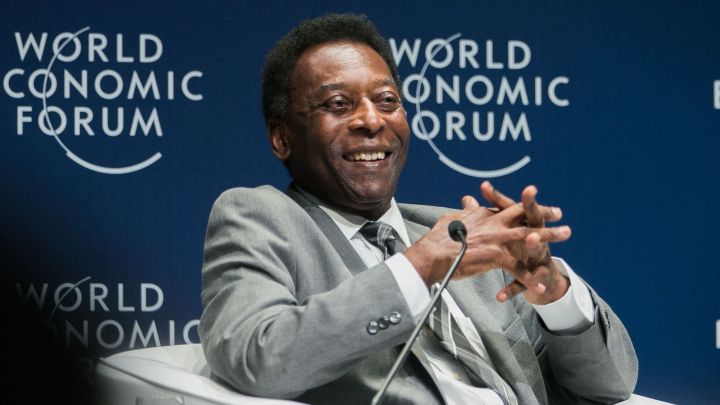 Mensaje de Pelé tras operarse: "Me estoy recuperando bien"
