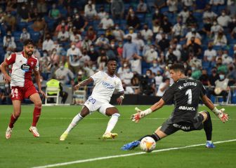 Vinicius tira la puerta abajo