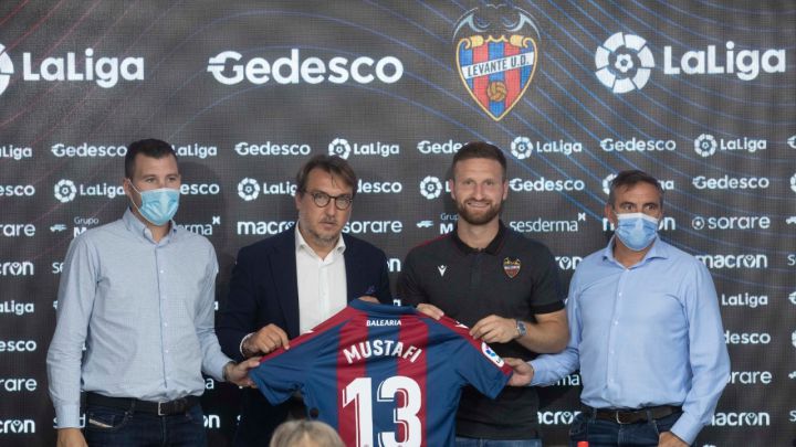 Mustafi: "Sentí que el club me quería no sólo por estar libre"