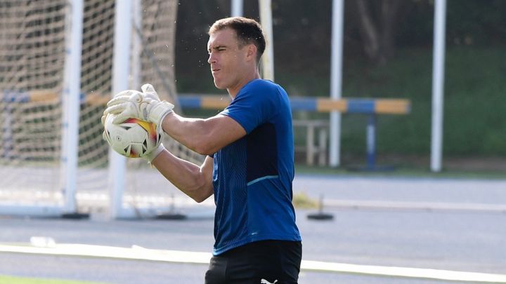 La estrella del Almería del jeque es un 'obrero' del fútbol