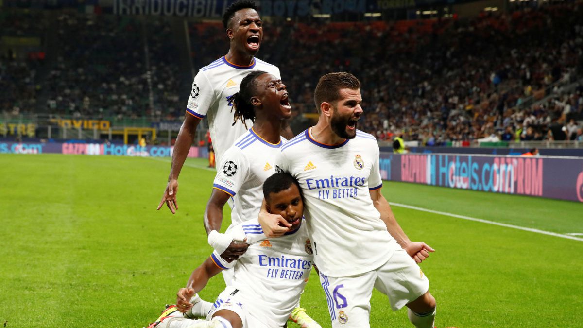 Vinicius, Camavinga, Rodrygo y Nacho celebran el gol del brasileño al Inter.