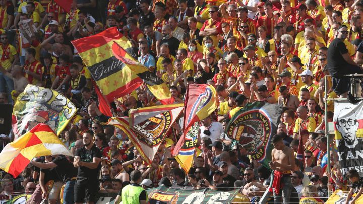 Soccer Football - Ligue 1 - RC Lens v Lille - Stade Bollaert-Delelis, Lens, France - September 18, 2021 RC Lens fans before the match REUTERS/Pascal Rossignol