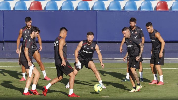 Mustafi se estrena en una lista sin Melero ni Miramón