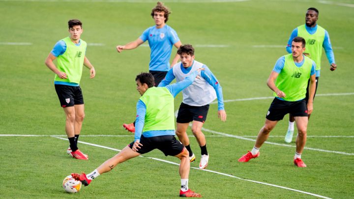 Marcelino busca alternativas para la delantera