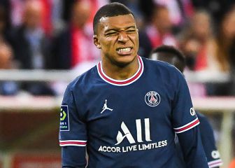 Encontronazo entre Mbappé y el portero del Metz