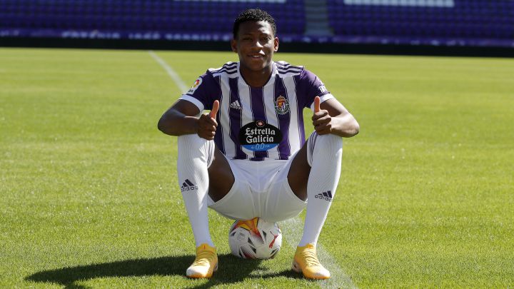 VALLADOLID, 16/09/21. PHOTOGENIC. PRESENTACIÃN DE GONZALO PLATA COMO NUEVO JUGADOR DEL REAL VALLADOLID.