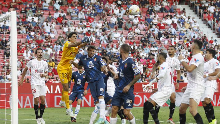 Sólo el Manchester City encaja menos goles que el Sevilla