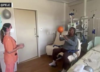 Primera imagen de Pelé tras su operación... y es recuperándose con una pelota
