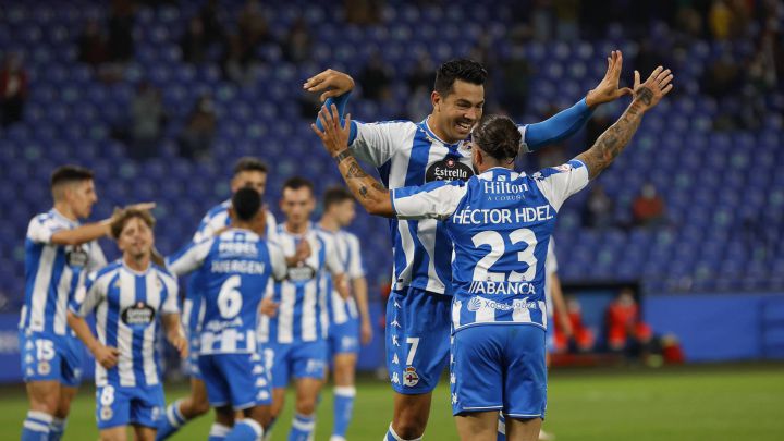 Miku, celebrando su gol al Logroñés.