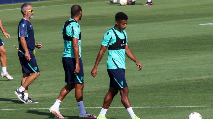 Anthony 'Choco' Lozano, jugador del Cádiz CF, durante una sesión de entrenamiento.
