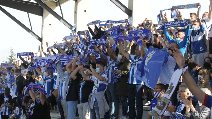 Aficionados del Deportivo en el partido ante Unionistas.