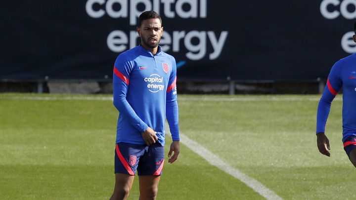 Renan Lodi con el Atlético.