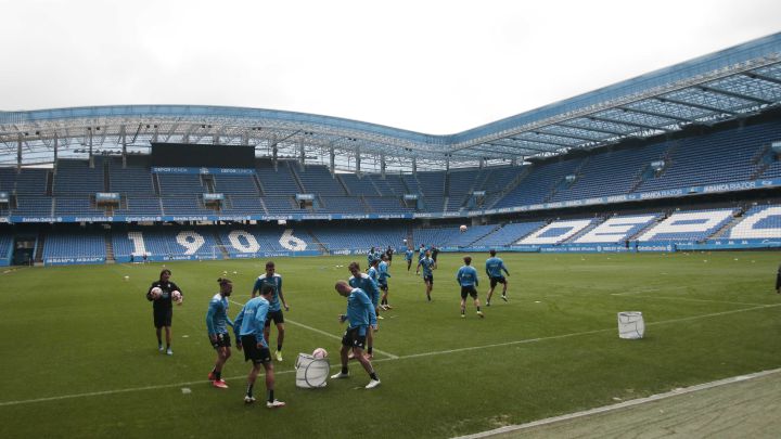 El Deportivo, entrenándose en Riazor.