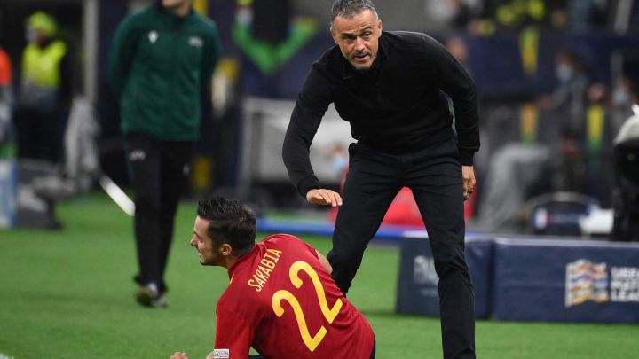 Luis Enrique escucha a Wenger en su plan del nuevo Mundial