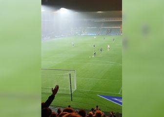 Agónica jugada es viral por los charcos de la cancha