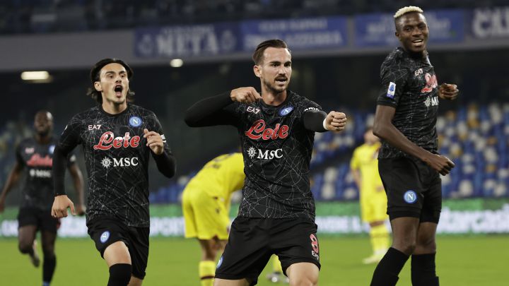 Fabian celebra un gol del Nápoles