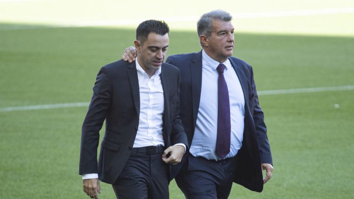 Xavi, sin prisa para fichar