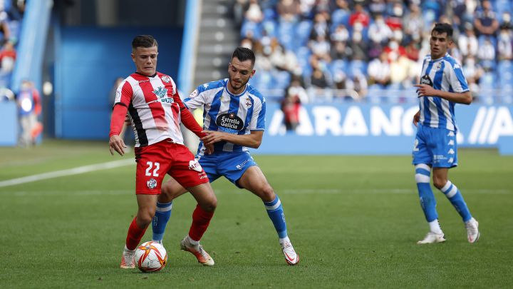 Adrián Lapeña es el primer apercibido del Deportivo.