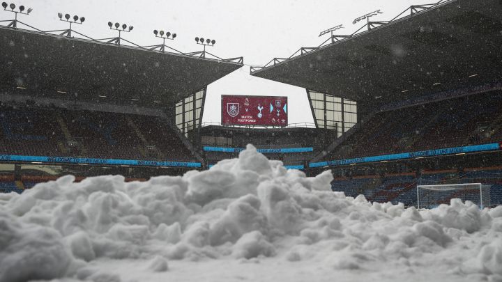 La odisea de dos hinchas del Tottenham: 31 horas de viaje y la nieve suspende el partido