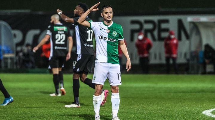 Sarabia celebra un gol