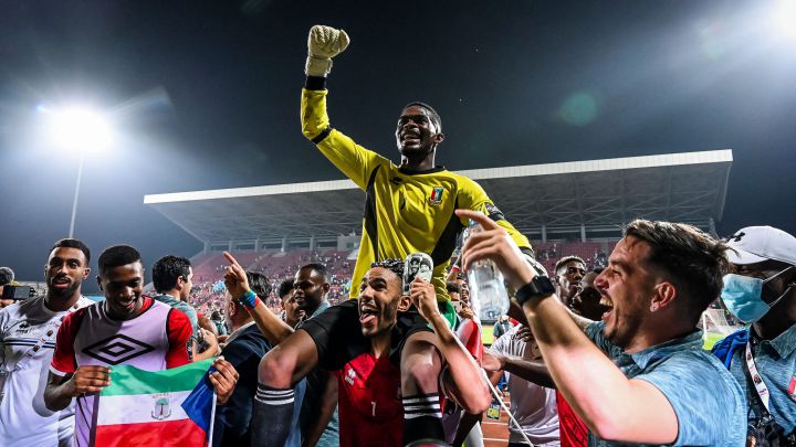 El albiazul Owono, héroe nacional en Guinea Ecuatorial