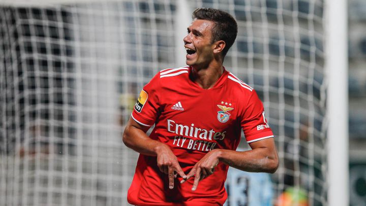 Henrique Araújo celebra un gol